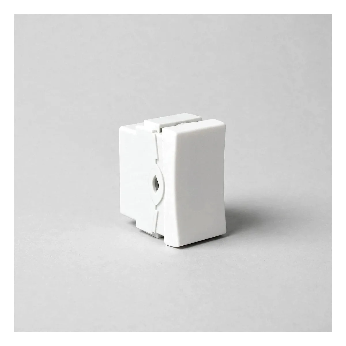 Módulo Interruptor Intermediário 10A 250V - Stella Módulo Interruptor Intermediário 10A 250V - Stella — Led Maricá