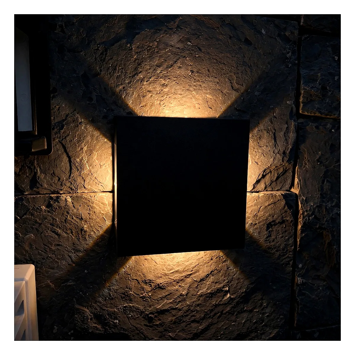 Arandela Led C/Quatro Fachos 4W - 3000k Arandela Led C/Quatro Fachos 4W - 3000k — Led Maricá